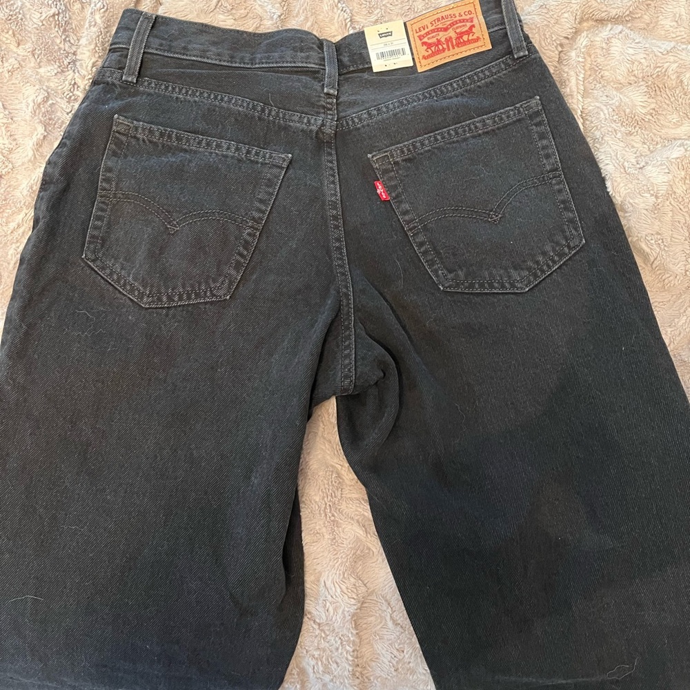 BRAND NEW LEVI JEANS